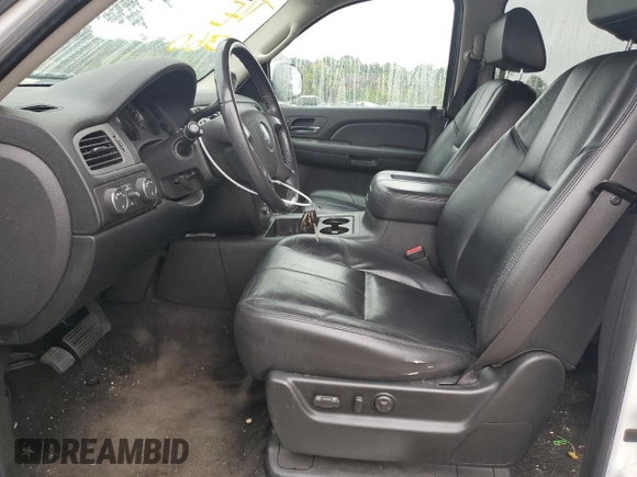 2008 Chevrolet Suburban LT w/3LT with VIN 3GNFK163X8G276423, listed as a Copart auction lot 69371624 with 200,903 mi miles and Salvage Title. Bid and sale history available at carsss.com. Image 7.