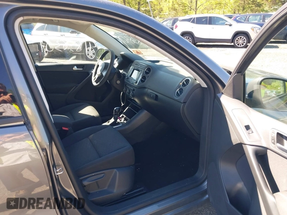 2017 Volkswagen Tiguan S with VIN WVGBV7AX9HK049420, listed as a IAAI auction lot 41838301 with 118,490 mi miles and . Bid and sale history available at DreamBid. Image 5.