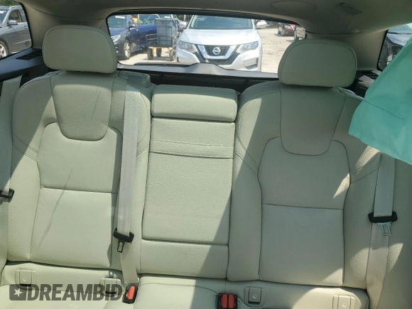 2022 Volvo XC60 Momentum z VIN YV4L12RK9N1967229, wystawiony jako Copart lot #65001794 z przebiegiem 48 584 mil mil oraz Nie do naprawy • Non repairable. Historia ofert i sprzedaży dostępna na DreamBid. Obrazek 10.