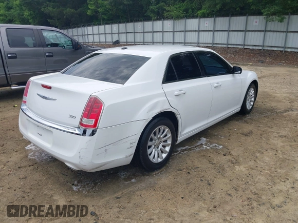 2014 Chrysler 300 z VIN 2C3CCAAG0EH376548, wystawiony jako IAAI lot #42288324 z przebiegiem 158 089 mil mil oraz . Historia ofert i sprzedaży dostępna na DreamBid. Obrazek 4.