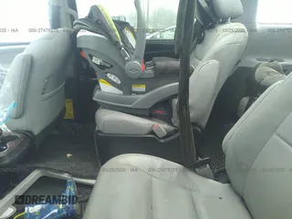 2015 Toyota Sienna XLE with VIN 5TDYK3DC2FS569246, listed as a IAAI auction lot 27475275 with 49,089 mi miles. Bid and sale history available at carsss.com. Image 8.
