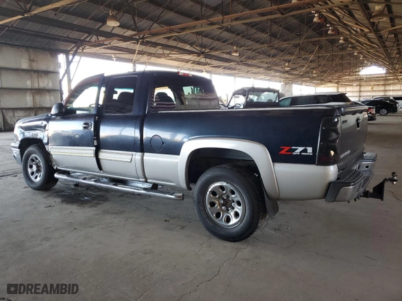 2006 Chevrolet Silverado 1500 LT2 with VIN 1GCEK19B46Z266751, listed as a Copart auction lot 50081755 with 260,634 mi miles and Salvage Title. Bid and sale history available at carsss.com. Image 2.