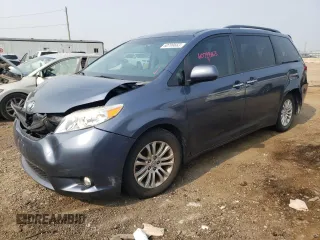 2014 Toyota Sienna XLE с VIN 5TDYK3DCXES420548, выставлен на аукционе Copart как лот 60799663 с пробегом 100 320 миль миль и Списание • Salvage title. История ставок и продаж доступна на DreamBid. Изображение 1.