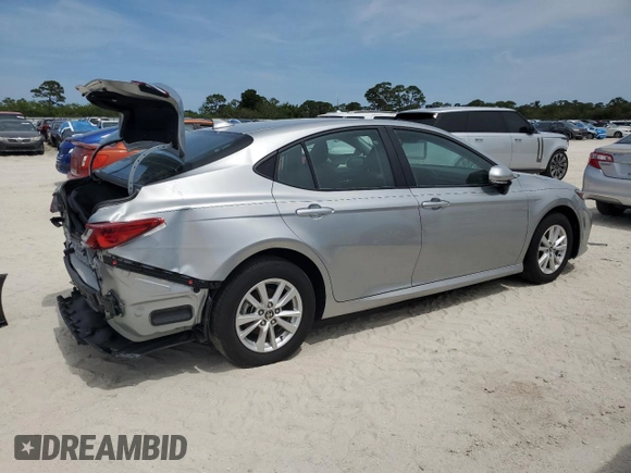 2025 Toyota Camry LE z VIN 4T1DAACK3SU022986, wystawiony jako Copart lot #51407485 z przebiegiem 6 490 mil mil oraz Szkoda całkowita • Salvage title. Historia ofert i sprzedaży dostępna na DreamBid. Obrazek 3.