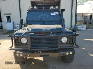 1992 Land Rover Defender with VIN SALLDHMF8HA905240, listed as a Copart auction lot 71372544 with 184,188 mi miles and Salvage title. Bid and sale history available at DreamBid. Image 5.