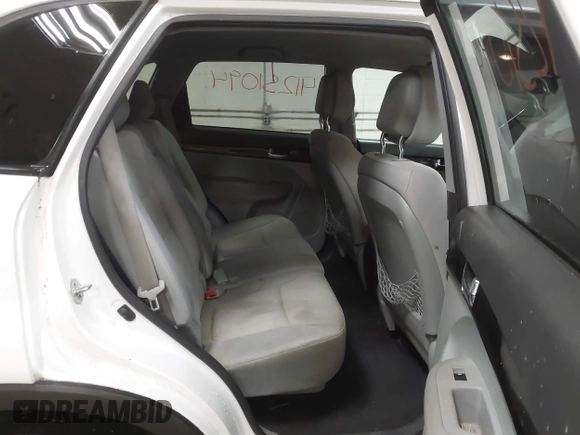 2011 Kia Sorento LX with VIN 5XYKTCA14BG007524, listed as a IAAI auction lot 41251094 with 150,053 mi miles. Bid and sale history available at carsss.com. Image 8.