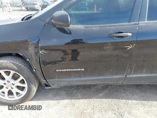 2017 Jeep Cherokee Sport с VIN 1C4PJLAB7HW669467, выставлен на аукционе IAAI как лот 41849030 с пробегом 170 265 миль миль и . История ставок и продаж доступна на DreamBid. Изображение 17.