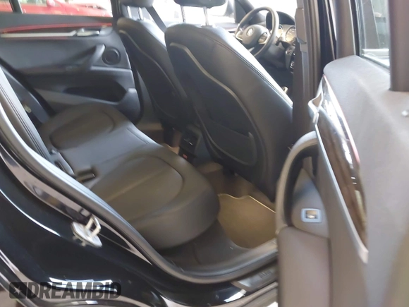 2022 BMW X1 xDrive28i with VIN WBXJG9C09N5U69567, listed as a IAAI auction lot 42273644 with 36,944 mi miles and . Bid and sale history available at DreamBid. Image 8.