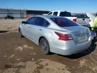 2015 Nissan Altima 2.5 S with VIN 1N4AL3AP6FC256813, listed as a IAAI auction lot 41417833 with 237,936 mi miles. Bid and sale history available at carsss.com. Image 3.