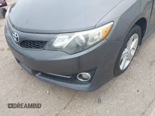 2014 Toyota Camry L with VIN 4T1BF1FKXEU813606, listed as a IAAI auction lot 41528889 with 252,866 mi miles. Bid and sale history available at carsss.com. Image 20.