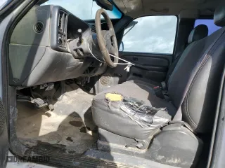 2004 Chevrolet Silverado 1500 with VIN 2GCEC19VX41166909, listed as a Copart auction lot 84210844 with 207,068 mi miles and Salvage Title. Bid and sale history available at carsss.com. Image 7.