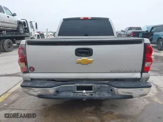 2005 Chevrolet Silverado 1500 Work Truck with VIN 1GCEC14X35Z189059, listed as a IAAI auction lot 41624369 with 201,053 mi miles. Bid and sale history available at carsss.com. Image 17.
