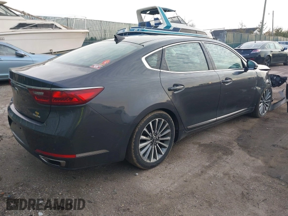 2017 Kia Cadenza Premium with VIN KNALC4J13H5063401, listed as a IAAI auction lot 41814956 with 90,288 mi miles. Bid and sale history available at carsss.com. Image 4.