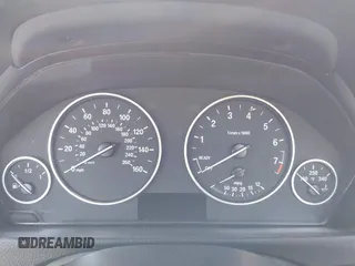 2015 BMW 3 Series 320i xDrive с VIN WBA3C3G50FNT50924, выставлен на аукционе IAAI как лот 42084473 с пробегом Не указан миль и . История ставок и продаж доступна на DreamBid. Изображение 7.
