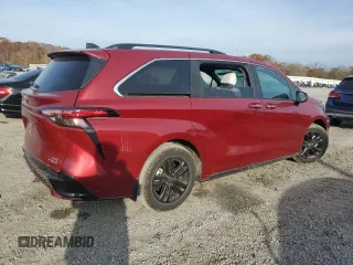 2024 Toyota Sienna XSE with VIN 5TDXSKFC4RS112915, listed as a Copart auction lot 82203294 with 0 mi miles and Salvage Title. Bid and sale history available at carsss.com. Image 3.