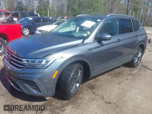 2022 Volkswagen Tiguan SE with VIN 3VV3B7AX1NM120097, listed as a IAAI auction lot 41967493 with 57,802 mi miles and . Bid and sale history available at DreamBid. Image 17.
