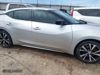 2018 Nissan Maxima Platinum with VIN 1N4AA6AP3JC407381, listed as a IAAI auction lot 41811375 with 88,439 mi miles. Bid and sale history available at carsss.com. Image 14.