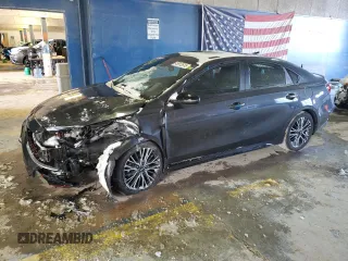 2024 Kia Forte GT-Line with VIN 3KPF54AD8RE711910, listed as a Copart auction lot 45912615 with 2,906 mi miles and Salvage Title. Bid and sale history available at carsss.com. Image 1.