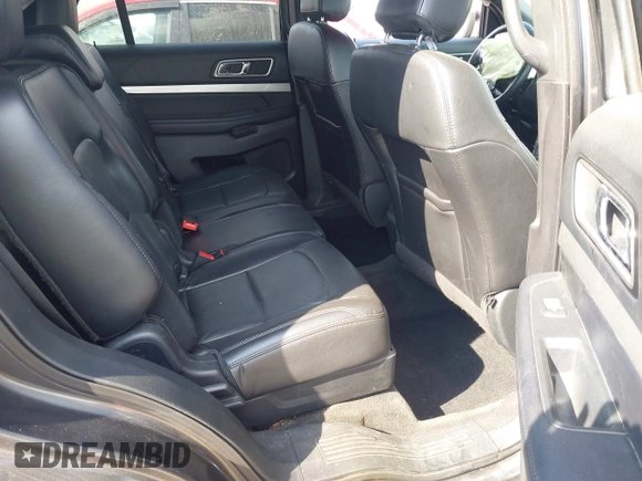 2017 Ford Explorer XLT z VIN 1FM5K8D89HGC44162, wystawiony jako IAAI lot #42158660 z przebiegiem 121 078 mil mil oraz . Historia ofert i sprzedaży dostępna na DreamBid. Obrazek 8.