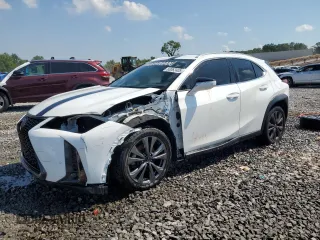 2019 Lexus UX 200 with VIN JTHY3JBH3K2019425, listed as a Copart auction lot 60062405 with 128,645 mi miles and Salvage title. Bid and sale history available at DreamBid. Image 1.