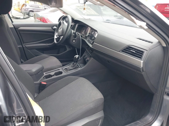 2020 Volkswagen Jetta S z VIN 3VWCB7BUXLM069700, wystawiony jako IAAI lot #42373109 z przebiegiem 66 141 mil mil oraz . Historia ofert i sprzedaży dostępna na DreamBid. Obrazek 5.