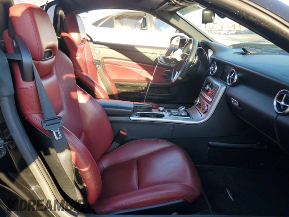 2016 Mercedes-Benz SLK 300 with VIN WDDPK3JA7GF121297, listed as a Copart auction lot 46720095 with 90,410 mi miles and Salvage title. Bid and sale history available at DreamBid. Image 10.
