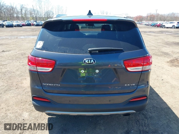 2018 Kia Sorento EX with VIN 5XYPHDA57JG388378, listed as a IAAI auction lot 41977584 with 121,482 mi miles and . Bid and sale history available at carsss.com. Image 16.
