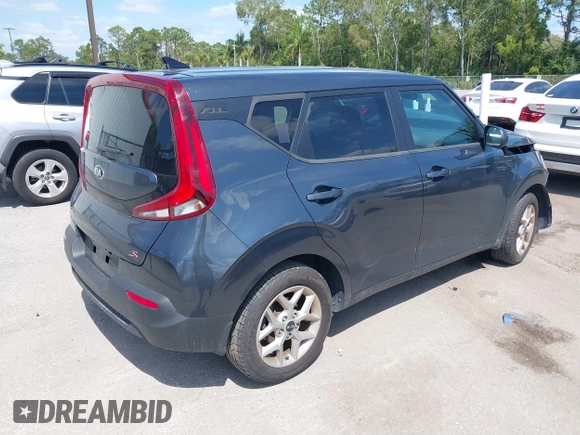 2020 Kia Soul S with VIN KNDJ23AU8L7073811, listed as a IAAI auction lot 39234877 with 42,594 mi miles. Bid and sale history available at carsss.com. Image 4.