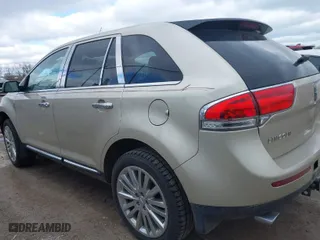 2011 Lincoln MKX with VIN 2LMDJ8JK7BBJ33126, listed as a IAAI auction lot 41972523 with 44,298 mi miles. Bid and sale history available at carsss.com. Image 15.