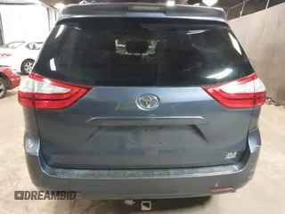 2015 Toyota Sienna Limited z VIN 5TDDK3DC3FS100407, wystawiony jako IAAI lot #42208135 z przebiegiem 83 109 mil mil oraz . Historia ofert i sprzedaży dostępna na DreamBid. Obrazek 16.