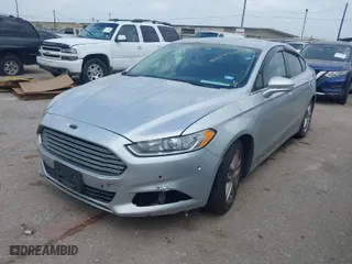 2016 Ford Fusion SE with VIN 3FA6P0H76GR146457, listed as a IAAI auction lot 41951167 with 220,041 mi miles. Bid and sale history available at carsss.com. Image 2.