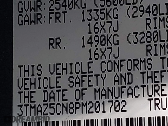 2023 Toyota Tacoma SR5 z VIN 3TMAZ5CN8PM201702, wystawiony jako IAAI lot #42060855 z przebiegiem 17 705 mil mil oraz . Historia ofert i sprzedaży dostępna na DreamBid. Obrazek 9.