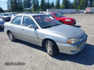 2001 Kia Sephia z VIN KNAFB121515092630, wystawiony jako IAAI lot #42361635 z przebiegiem 183 434 mil mil oraz . Historia ofert i sprzedaży dostępna na DreamBid. Obrazek 1.
