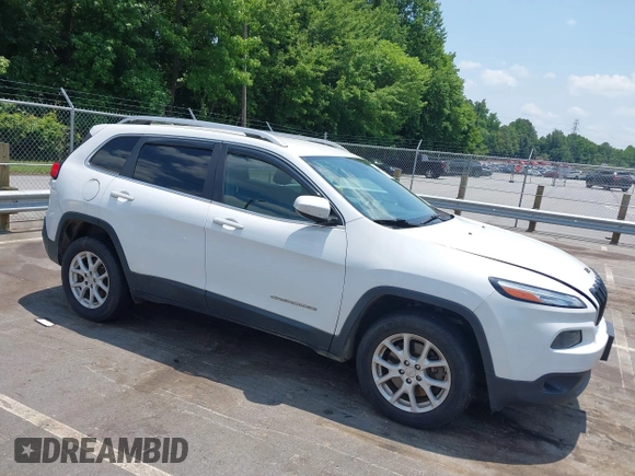 2016 Jeep Cherokee Latitude z VIN 1C4PJMCB2GW372592, wystawiony jako IAAI lot #42493346 z przebiegiem 95 519 mil mil oraz . Historia ofert i sprzedaży dostępna na DreamBid. Obrazek 6.