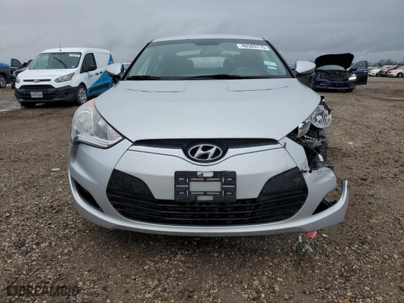 2013 Hyundai Veloster w/Black Int with VIN KMHTC6AD0DU096148, listed as a Copart auction lot 46505715 with 105,168 mi miles and Salvage Title. Bid and sale history available at carsss.com. Image 5.