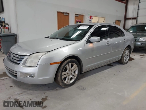 2009 Ford Fusion SEL with VIN 3FAHP08109R131914, listed as a IAAI auction lot 42005497 with 231,873 mi miles and . Bid and sale history available at carsss.com. Image 2.