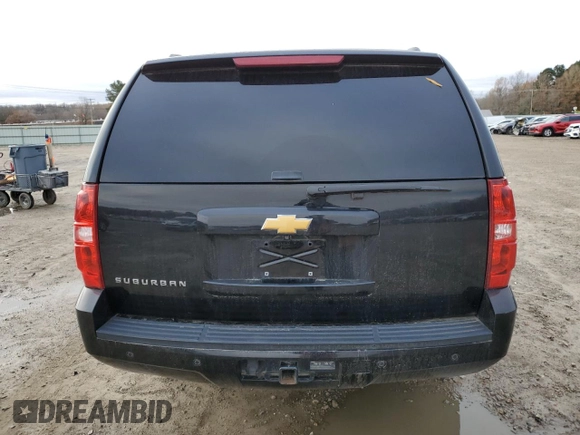 2014 Chevrolet Suburban LT with VIN 1GNSCJE01ER222961, listed as a Copart auction lot 84841744 with 168,131 mi miles and Salvage title. Bid and sale history available at DreamBid. Image 6.