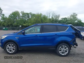 2017 Ford Escape SE с VIN 1FMCU9GD9HUB87656, выставлен на аукционе IAAI как лот 42233585 с пробегом 116 558 миль миль и . История ставок и продаж доступна на DreamBid. Изображение 15.