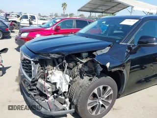 2021 Toyota Highlander XLE with VIN 5TDGZRAH2MS065304, listed as a IAAI auction lot 42386731 with 67,893 mi miles and . Bid and sale history available at DreamBid. Image 6.