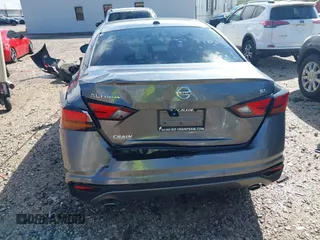 2019 Nissan Altima SL with VIN 1N4BL4EV7KC200795, listed as a IAAI auction lot 42064325 with 233,884 mi miles and . Bid and sale history available at DreamBid. Image 6.