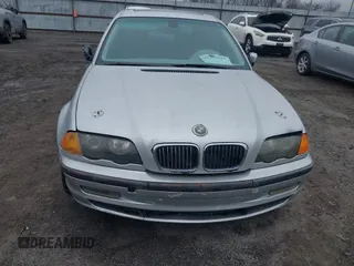 2000 BMW 3 Series 328i with VIN WBAAM5330YFR16615, listed as a IAAI auction lot 41496845 with Not Provided miles. Bid and sale history available at carsss.com. Image 6.