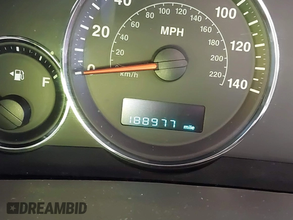 2007 Jeep Commander Sport с VIN 1J8HH48PX7C673318, выставлен на аукционе IAAI как лот 41585570 с пробегом 188 977 миль миль и . История ставок и продаж доступна на DreamBid. Изображение 7.