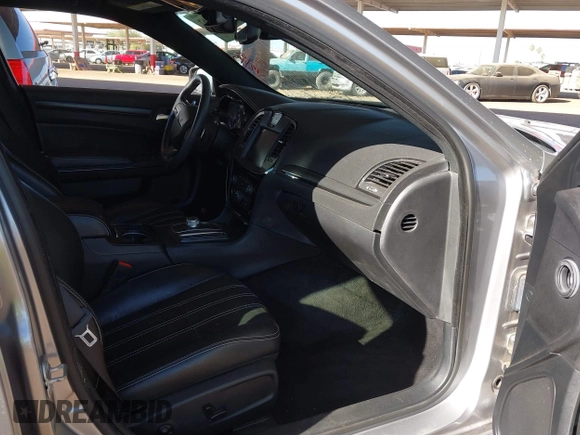 2015 Chrysler 300 with VIN 2C3CCAGG0FH887573, listed as a IAAI auction lot 41111962 with 84,286 mi miles. Bid and sale history available at carsss.com. Image 5.