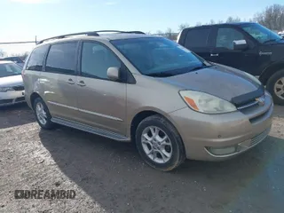 2004 Toyota Sienna XLE with VIN 5TDBA22C84S022369, listed as a IAAI auction lot 41463689 with 175,402 mi miles. Bid and sale history available at carsss.com. Image 1.