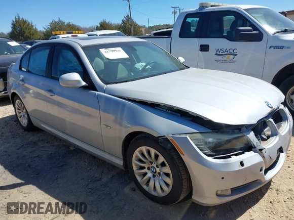 2009 BMW 3 Series 328i with VIN WBAPH77599NM30026, listed as a IAAI auction lot 41790508 with 129,498 mi miles. Bid and sale history available at carsss.com. Image 1.