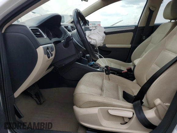 2012 Volkswagen Jetta TDI с VIN 3VWLL7AJ0CM388575, выставлен на аукционе Copart как лот 60374835 с пробегом 187 867 миль миль и Списание • Salvage title. История ставок и продаж доступна на DreamBid. Изображение 7.