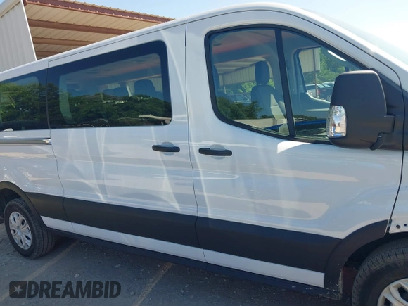2025 Ford Transit Passenger XL с VIN 1FBAX2Y87SKA21414, выставлен на аукционе IAAI как лот 42517952 с пробегом 6 551 миль миль и . История ставок и продаж доступна на DreamBid. Изображение 13.