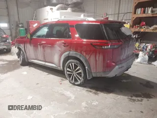 2024 Nissan Pathfinder Platinum z VIN 5N1DR3DK7RC204497, wystawiony jako IAAI lot #41585430 z przebiegiem 34 807 mil mil oraz . Historia ofert i sprzedaży dostępna na DreamBid. Obrazek 3.