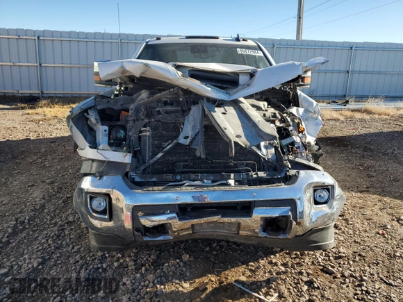 2018 GMC Sierra 2500HD SLT with VIN 1GT12TEY0JF224060, listed as a Copart auction lot 85872984 with 0 mi miles and Salvage Title. Bid and sale history available at carsss.com. Image 5.