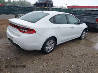 2015 Dodge Dart SE z VIN 1C3CDFAA6FD252899, wystawiony jako IAAI lot #42263073 z przebiegiem 158 249 mil mil oraz . Historia ofert i sprzedaży dostępna na DreamBid. Obrazek 4.